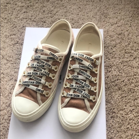 walk n dior sneaker